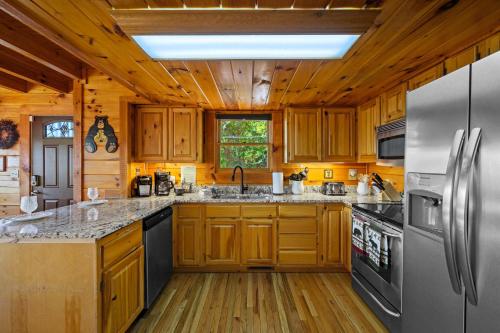Peaks of Blue with Hot Tub and Theater Room photo 25