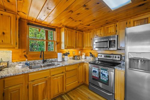 Peaks of Blue with Hot Tub and Theater Room photo 24
