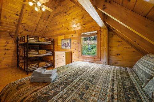 Peaks of Blue with Hot Tub and Theater Room photo 39