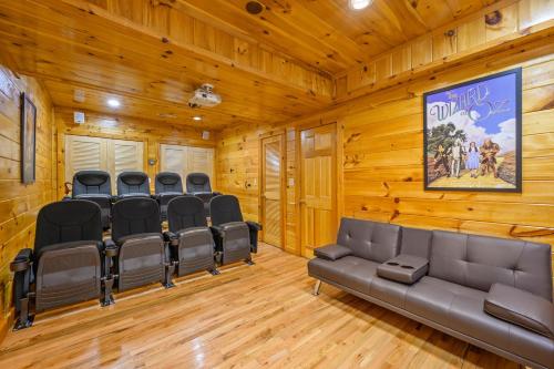 Peaks of Blue with Hot Tub and Theater Room photo 57