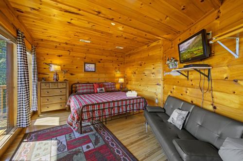 Peaks of Blue with Hot Tub and Theater Room photo 49
