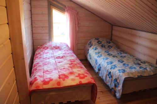 Кровать или кровати в номере Ronttonen A