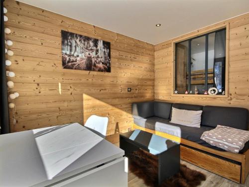 Studio La Plagne, 1 pièce, 4 personnes - FR-1-455-85にあるレストランまたは飲食店