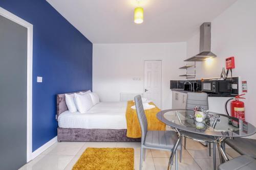 Fernbank Rooms Sudbury Hill, Harrow, Self-Contained Studios with En-Suite