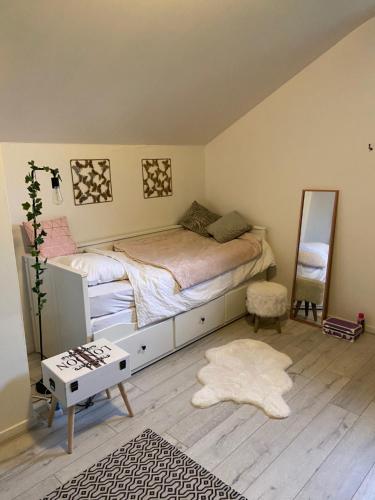 Katil atau katil-katil dalam bilik di Lullaby House - Large, full comfort 5 star chalet house in the Vosges