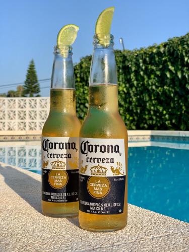 Minuman di Villa with a big garden and heated pool