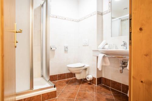 Un baño de Hotel Zum Hirschen