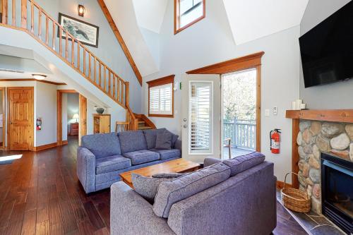 184 Snowbridge Way-Unit 216 – Photos 3