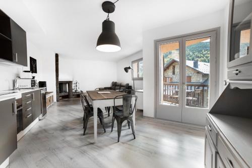  Avet -  Room  picture :    Shower    Bath    TV                            