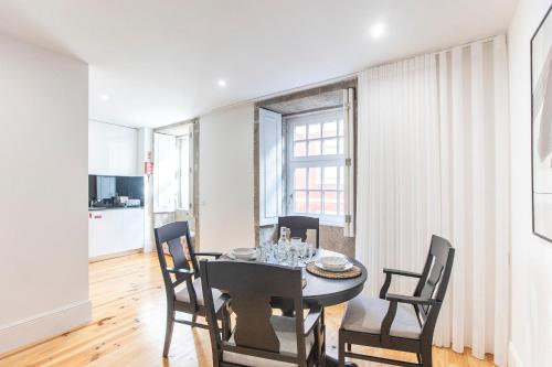 Elegant Downtown 1BR Flat w/ AC by LovelyStay