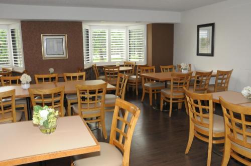 Admiral Inn