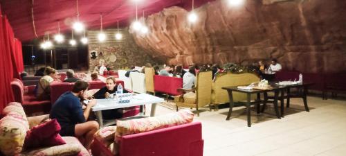 Zona de estar de Beyond Wadi Rum Camp