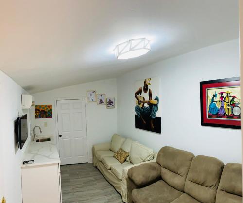 Antonine Apartment Upper Garden District Image