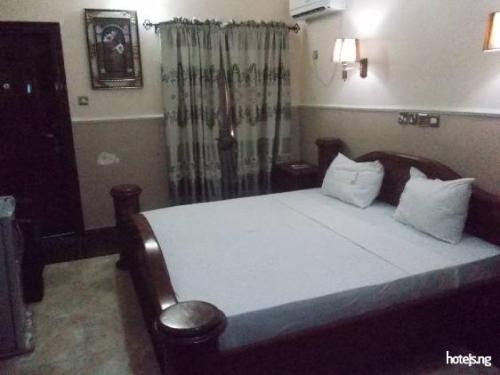 صورة لـ Room in Lodge - Hi Point Hotel and Suites - Standard في لاغوس