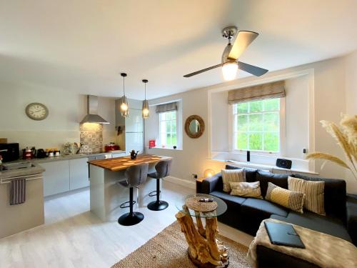 Meadfoot Bay Apartment at Hesketh Crescent