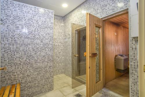 A bathroom at High standard beach front apartment