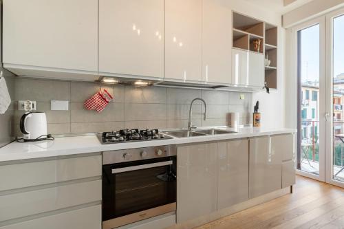 GuestHost - Doni Quiet and Comfortable Apartament with Balcony