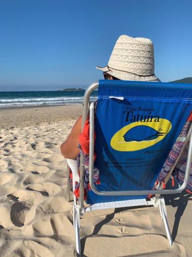 Ein Strand an oder in der Nähe des Gasthauses