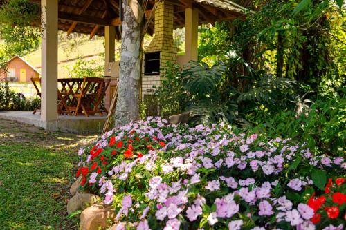 Taman di luar Chalés Pomerode