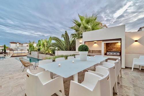 Villa N°15 en plein cœur de la Marina, proche de Rosas, Costa Brava