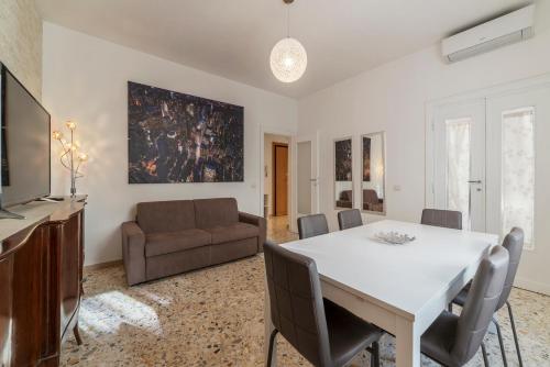 GuestHost - Musei Vaticani & Cipro MM Apartment