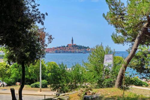 a view of the water from a park at Porton Mobile Home in Rovinj