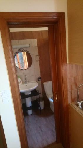Vonios kambarys apgyvendinimo įstaigoje DIOLKOS APARTEMENT