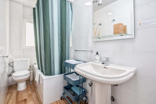 Koupelna v ubytování San Juan Penthouse in Malaga by Solaga Holiday Homes