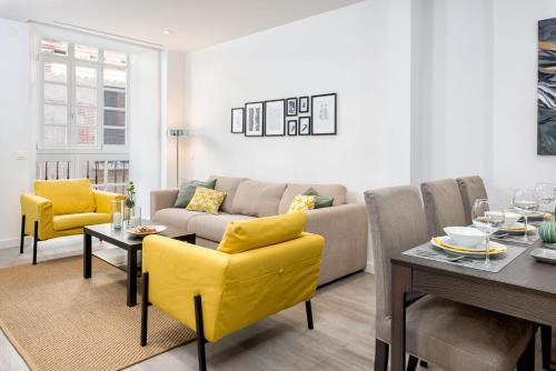 Posedenie v ubytovaní Merced Suites in Malaga by Solaga Holiday Homes