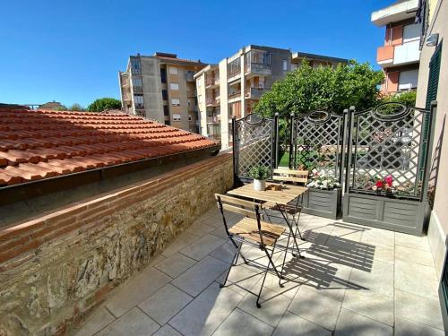 A balcony or terrace at Floridida Rooms & Breakfast