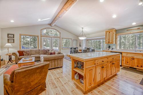 Sugar Pine Haus – Photos 2