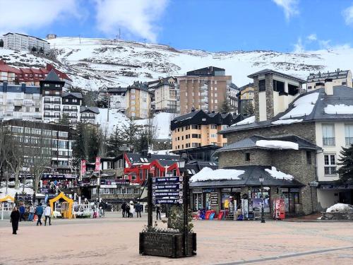 TODOSIERRANEVADA ZONA BAJA - APARTAMENTOS DE 4 DORMITORIOS - Junto a los Telecabinas