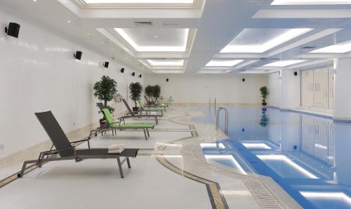 Swimmingpoolen hos eller tæt på Atli Hotel Ankara