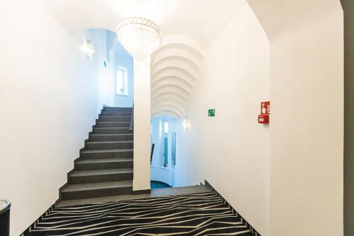 Gambar di galeri bagi No1 Bed&Breakfast Restauracja ŚNIADANIE I PARKING W CENIE! di Leszno