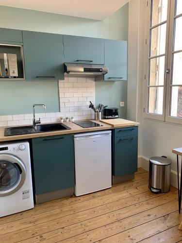 Photo de la galerie de l'établissement LE DUMON 4 - Studio NEUF LUMINEUX CALME - WiFi - GARE 200m, à Agen