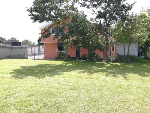 Vrt pred nastanitvijo Chapelet Hostal