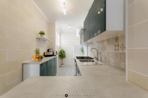 Apartment with pool, sea views & balcony less than 10min walk to La Mata Beach!