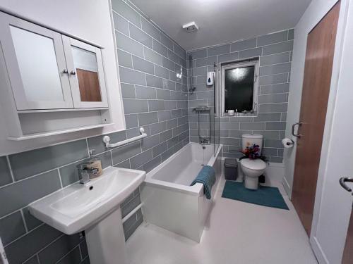 Kupatilo u objektu River Bay Beautiful 2-Bed House in Cardiff