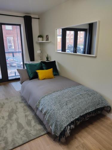 Posteľ alebo postele v izbe v ubytovaní Fantastic centrally located 1 bed apartment