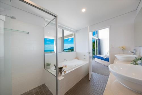 Ванная комната в Sea Forever on Azure Seas - Airlie Beach