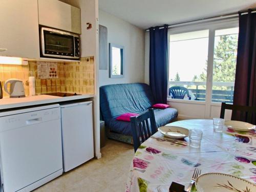 Dapur atau dapur kecil di Studio Chamrousse, 1 pièce, 4 personnes - FR-1-340-37