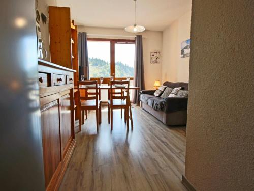 Gallery image of Appartement Chamrousse, 2 pièces, 5 personnes - FR-1-340-82 in Chamrousse