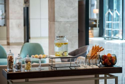 Comida en o cerca de este hotel