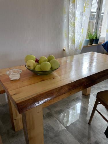 Makanan di atau berdekatan chalet