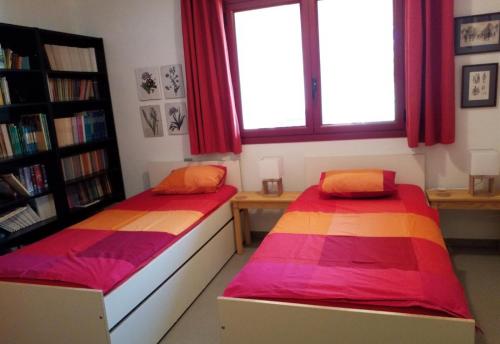 Llit o llits en una habitació de Idyllic guest wing of villa