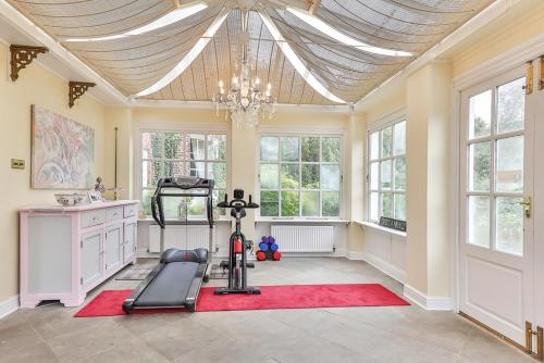 Gambar di galeri bagi Finest Retreats - Walcot Hall di Brough