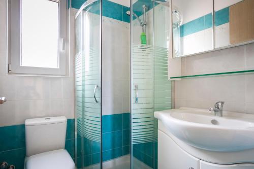 A bathroom at Villa Inspiration