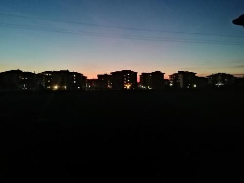 Východ nebo západ slunce při pohledu z bed and breakfast nebo okolí