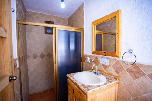 Koupelna v ubytování Cabañas RuizSeñor
