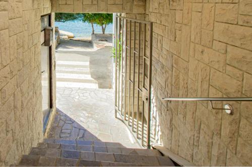 Gambar di galeri bagi Galapagus privat beach & boat dock di Metajna